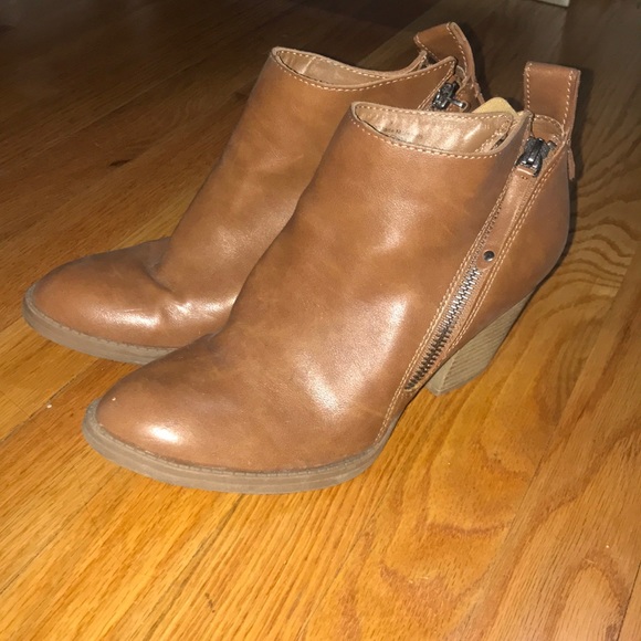 DV by Dolce Vita Shoes - DV heeled booties